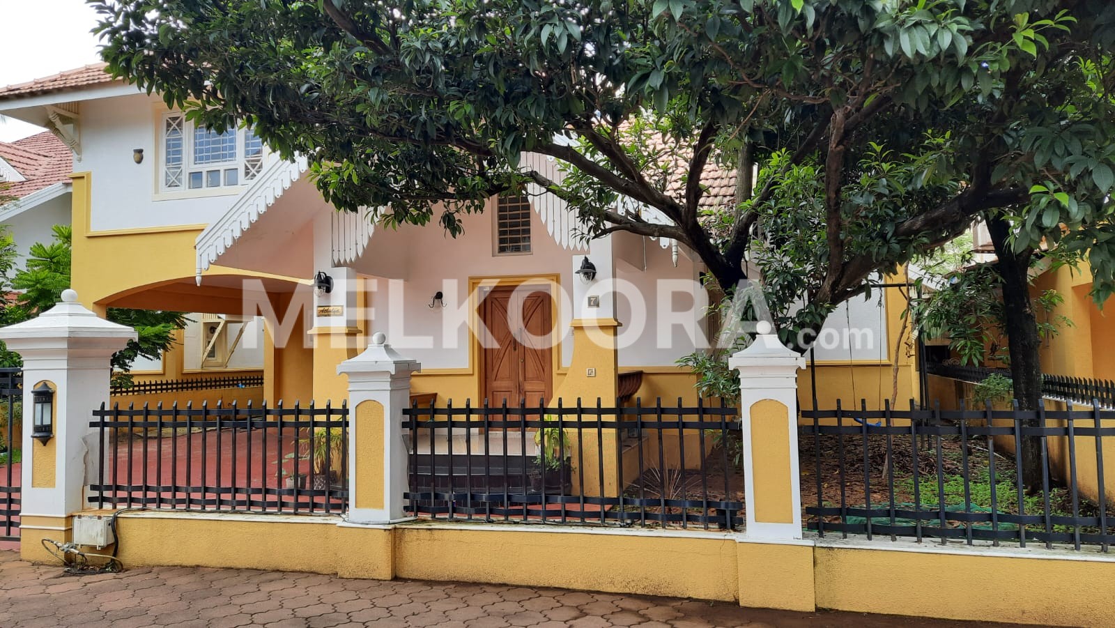 Semi-Furnished 4 BHK Villa for Rent in Mather Prominade Chembumukku