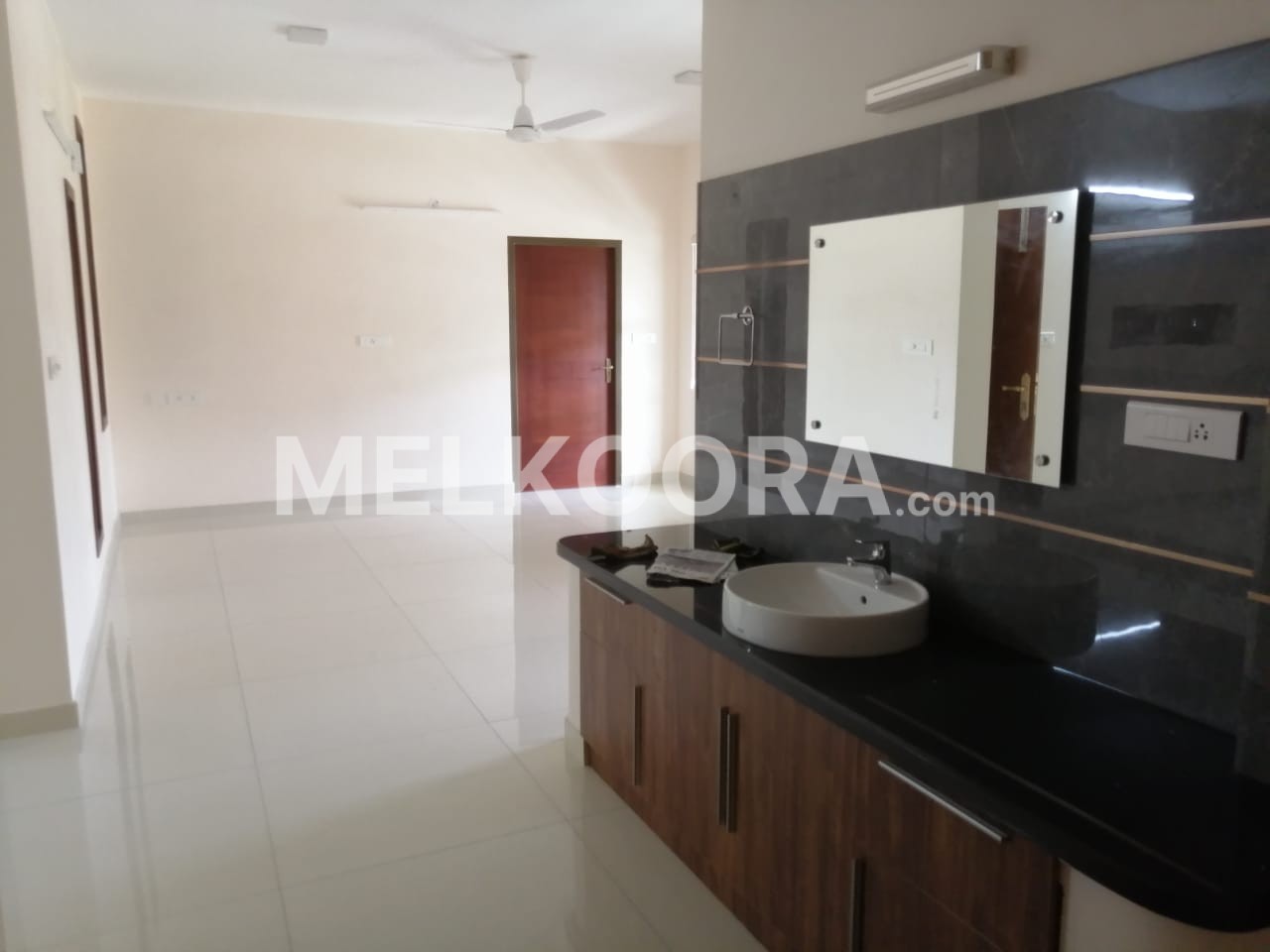 2 BHK SEMI FURNISHED NEWLY BUILDED APARTMENT AT VYTILLA FOR RENT
