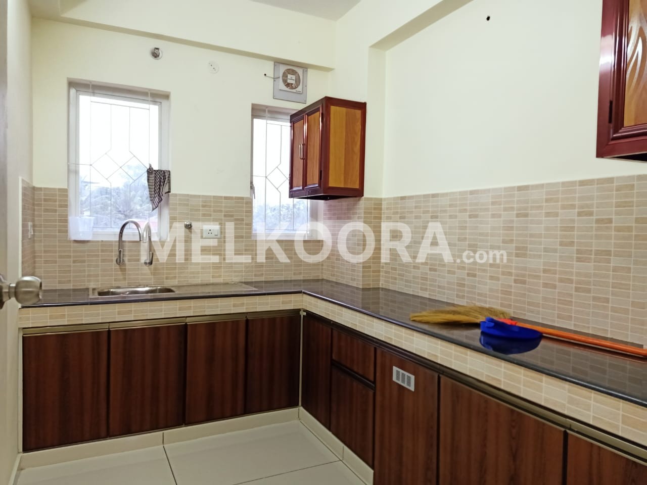 Semi-furnished 3 BHK Flat for Rent in Palarivattom