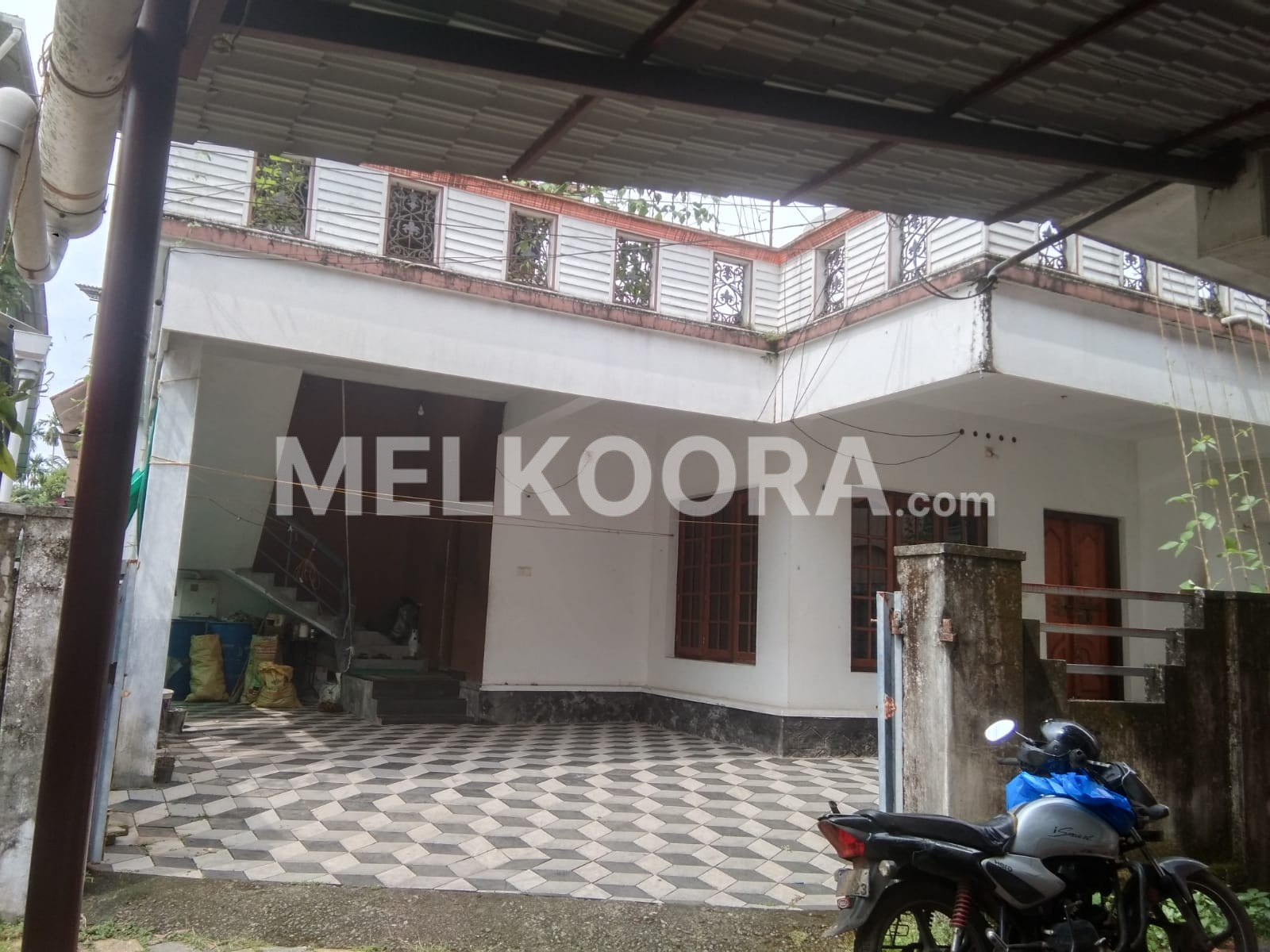 Semi-Furnished 3 BHK House for Sale in Thrikkakara.