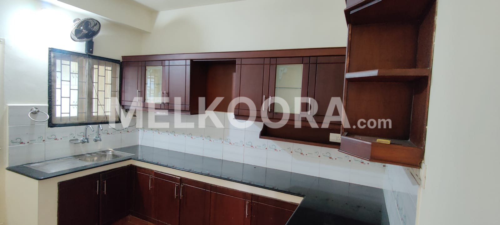 Semi-Furnished 2 BHK Flat for Sale in Saffron Apartment, Palarivattom
