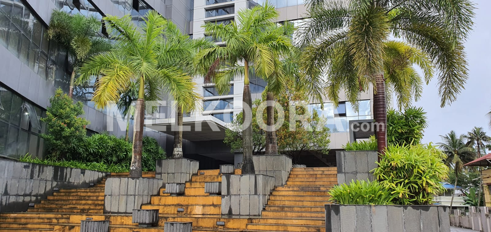 Affordable and Convenient 562 sq.ft Office Space for Rent in Kannadikadavu