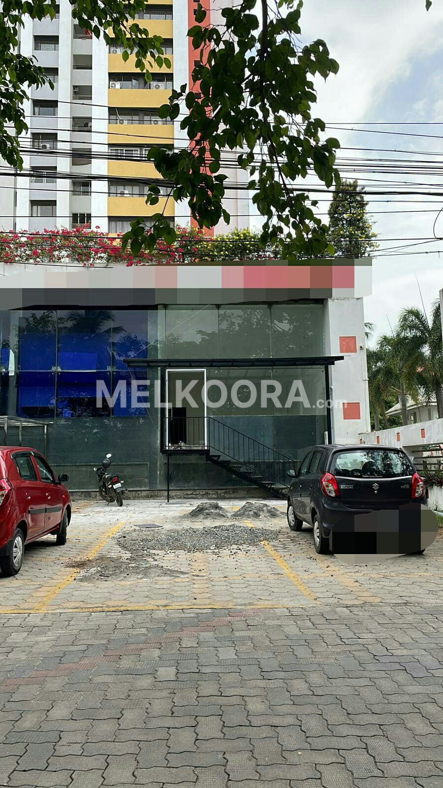 700 sq.ft semi furnished office space for rent in vyttila