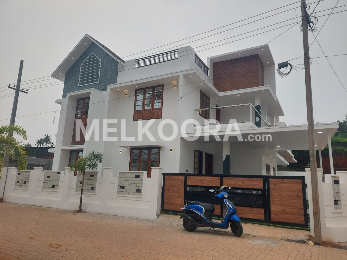 4 BHK 2100 Sqft Villa for Sale in Aluva