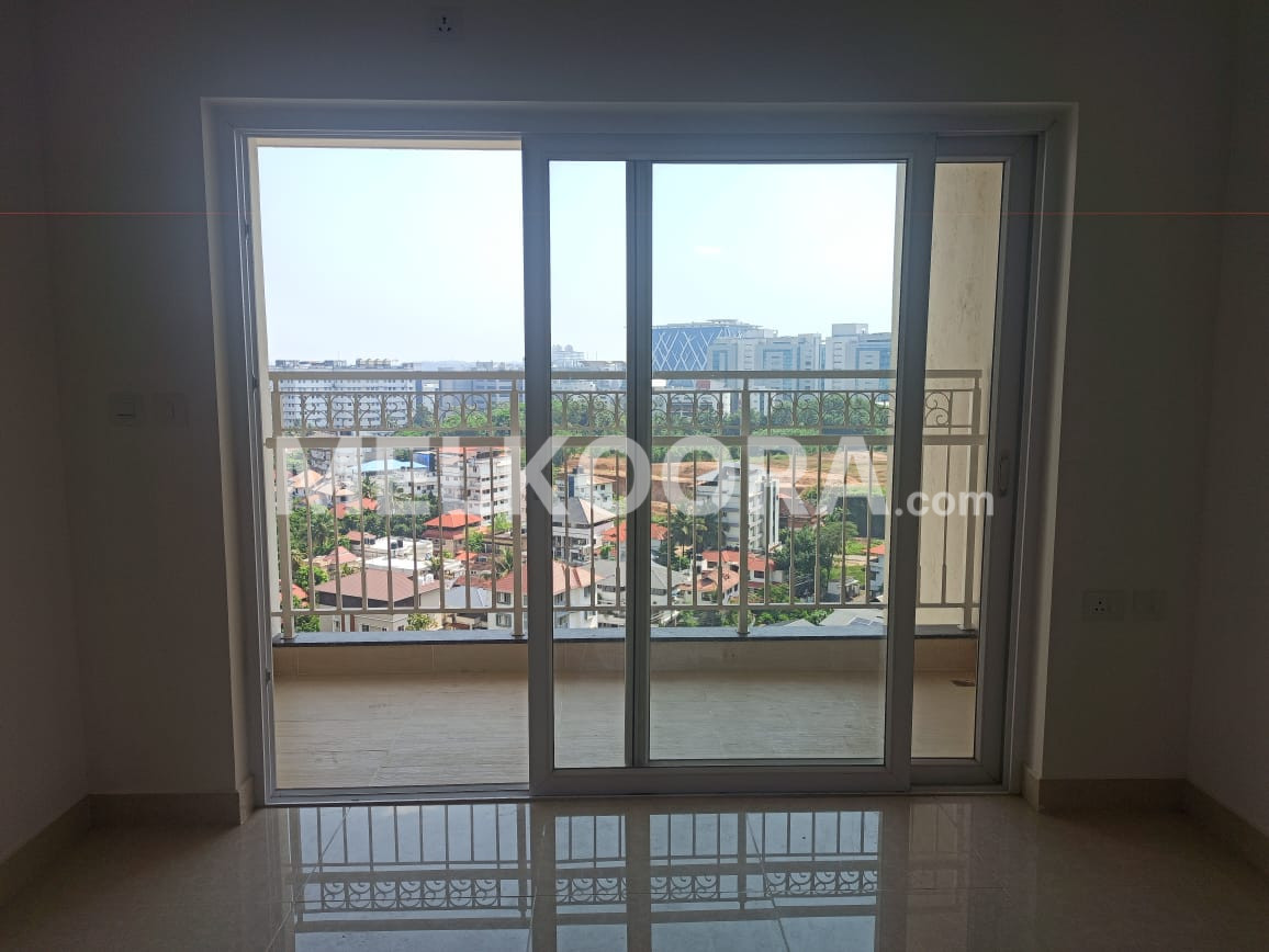 3 BHK Flat For Sale in Prestige Hillside Gateway, Kakkanad