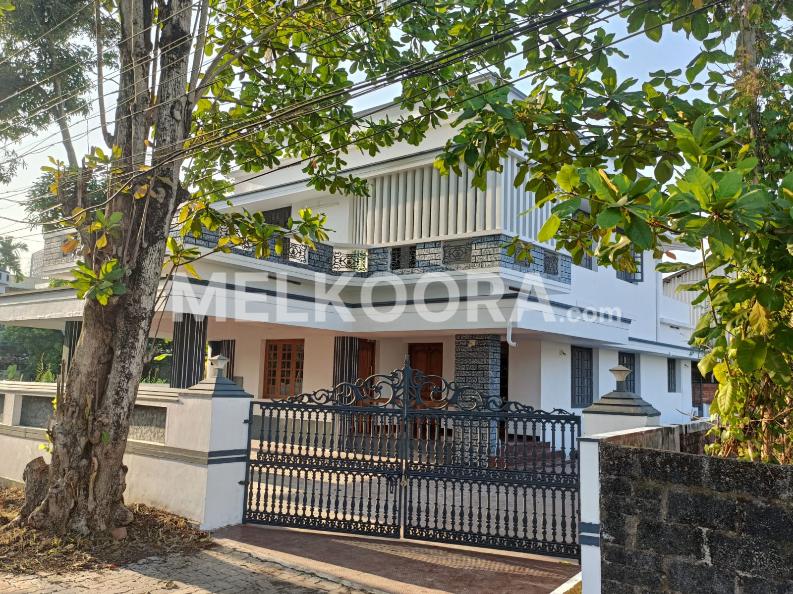 4BHK 2400Sqft Semi Furnished House For Sale at Maradu For Rs 1.60Cr
