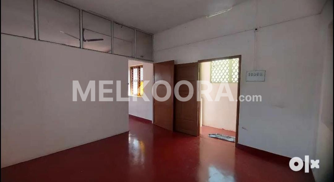500Sqft Semi Furnished Office Space For Rent at Kaloor For Rs 12000/Month
