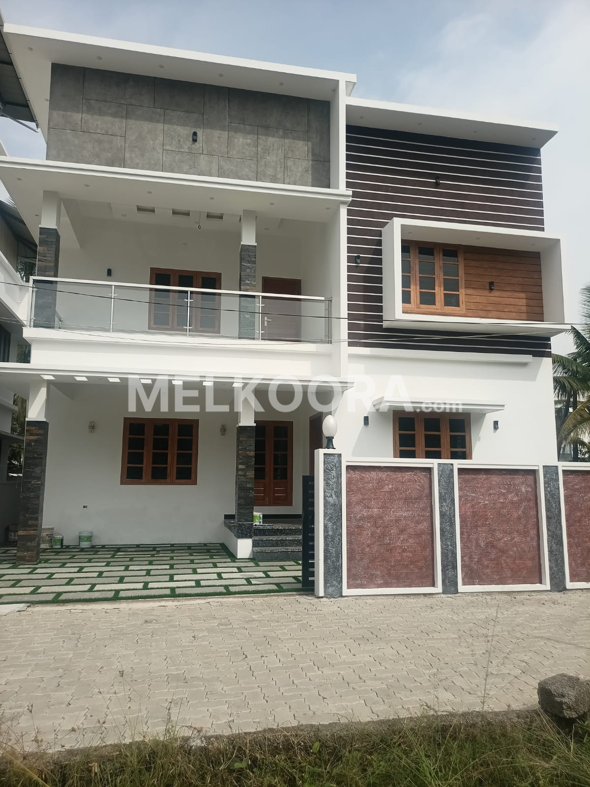 4BHK 2100Sqft Semi furnished house for sale at Kakkanad, Vallathol for Rs 1.10Cr