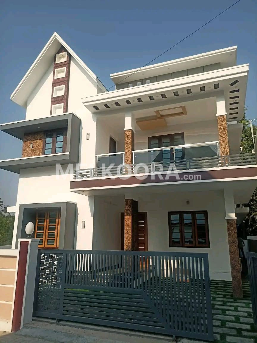 4BHK 2000Sqft Semi Furnished House for Sale at Kakkanad for Rs 90Lakhs