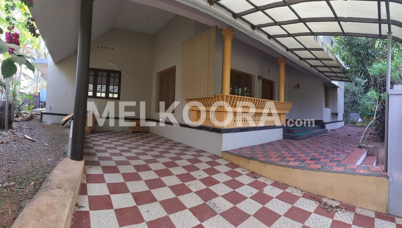 4BHK 2700Sqft Semi Furnished House for Sale at Chottanikkara for Rs 1.25crore