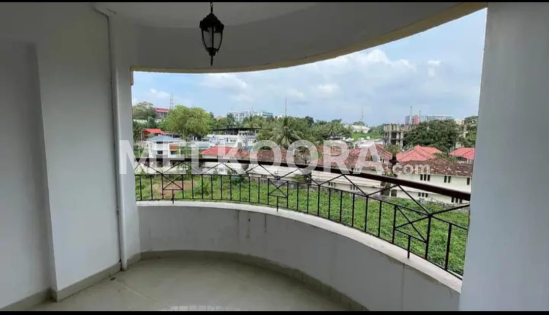 3BHK 1300Sqft Semi furnished flat for rent at Kakkanad for Rs22500/month