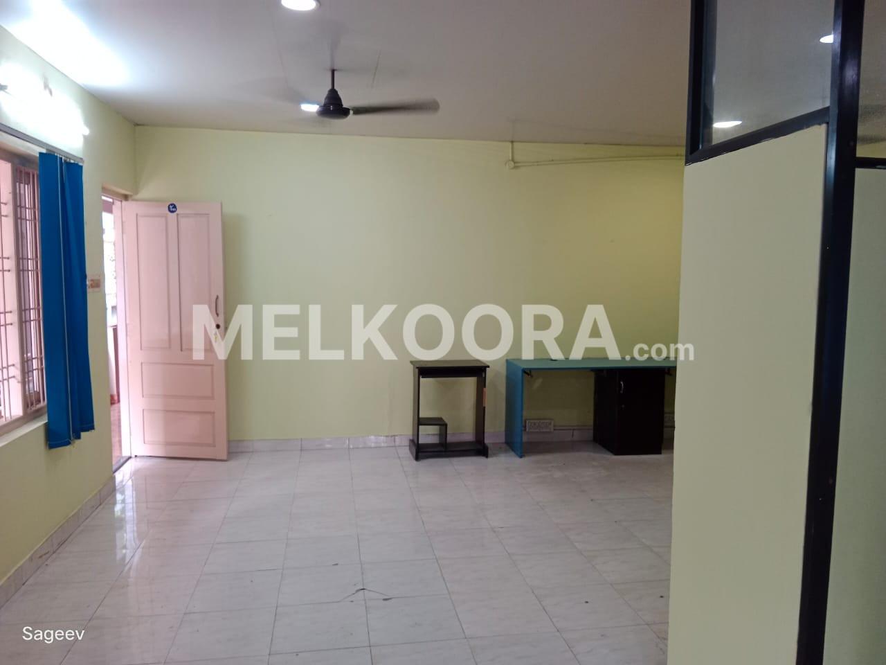 550Sqft Semi Furnished Office Space For Rent at Kaloor For Rs 15000/Month