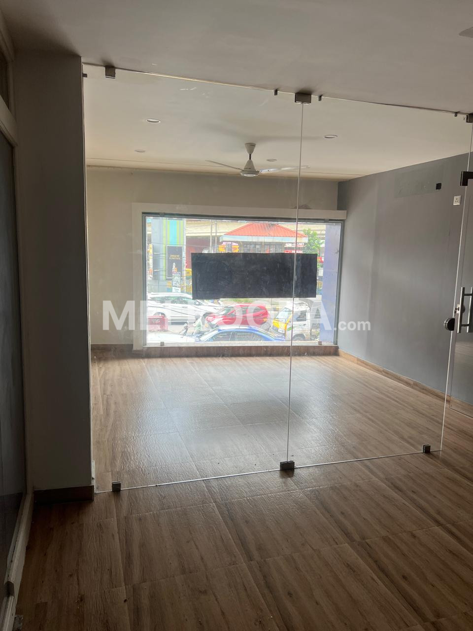 600Sqft Semi Furnished Office Space For Rent at Vytilla For Rs 40000/Month