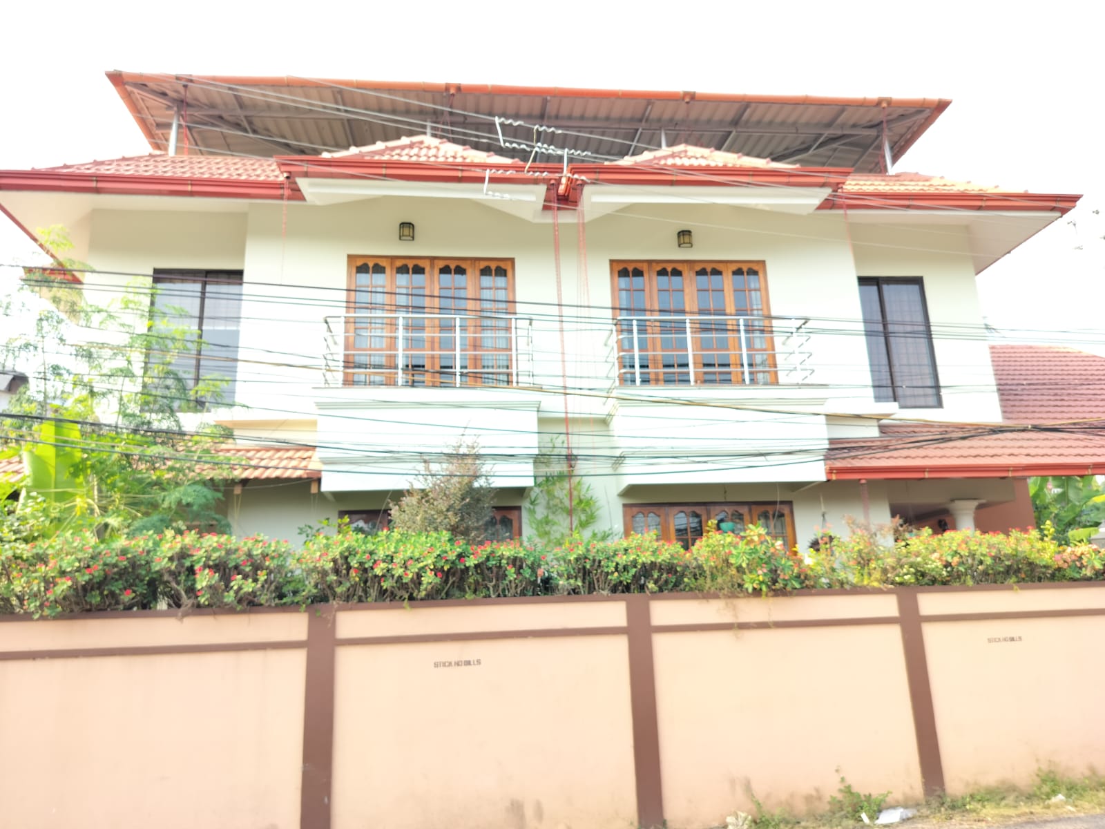 4BHK 3000Sqft Semi furnished house for sale at Vyttila for Rs3.1Cr.