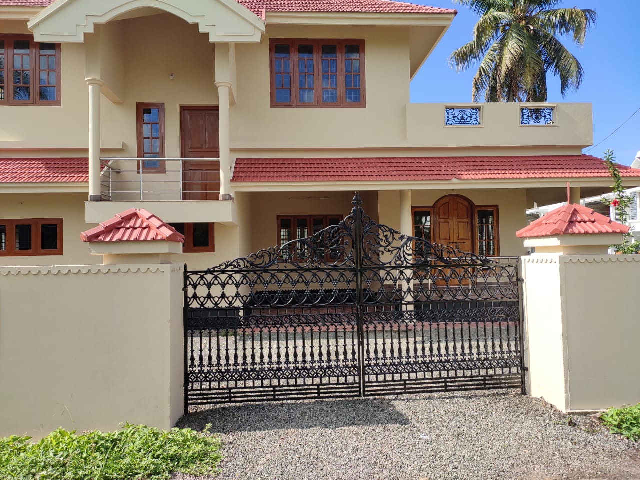 4BHK 2300Sqft Unfurnished Villa for Sale at udhayamperoor for Rs 90L