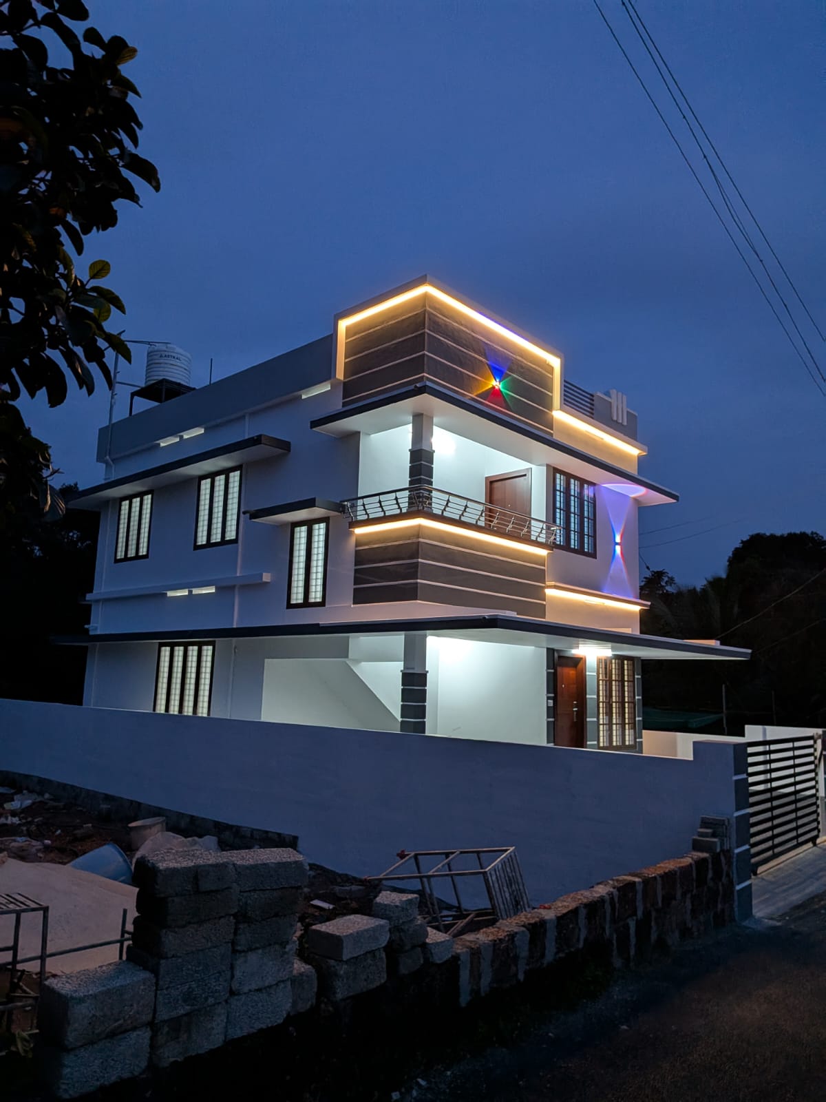 1525Sqft Semi Furnished House for Sale at Mulanthuruthy for 54Lakhs